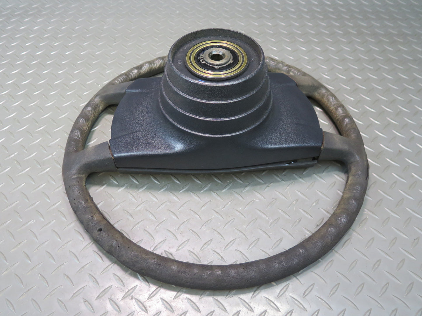 75-76 Mercedes W115 300SD Steering w Horn Pad Cover OEM