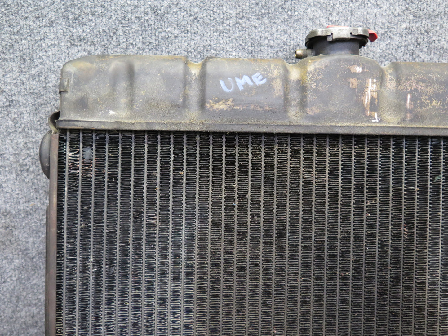 75-76 Mercedes W115 300SD Engine Cooling Radiator w Cap & Oil Cooler 14K OEM