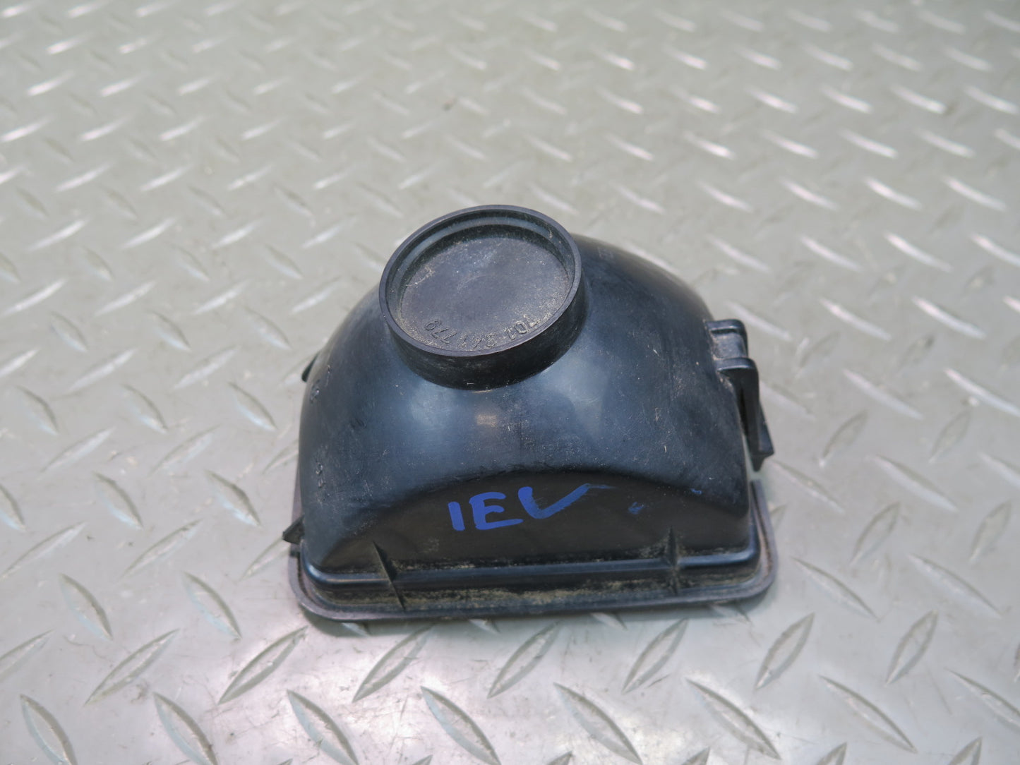 99-03 VW Eurovan T4 Set of 2 Rear Bumper Left & Right Light Reflector OEM