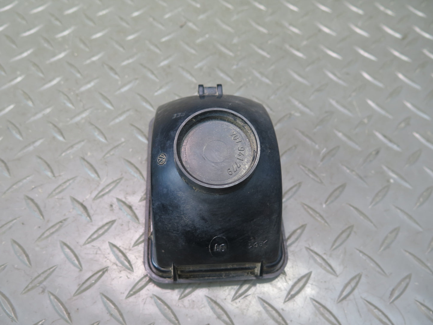 99-03 VW Eurovan T4 Set of 2 Rear Bumper Left & Right Light Reflector OEM