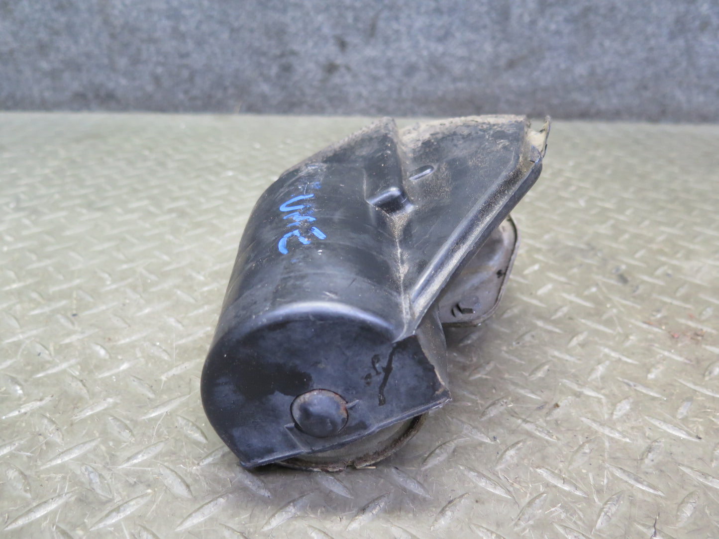 75-76 Mercedes W115 300SD Windshield Wiper Transmission Linkage w Motor Set OEM