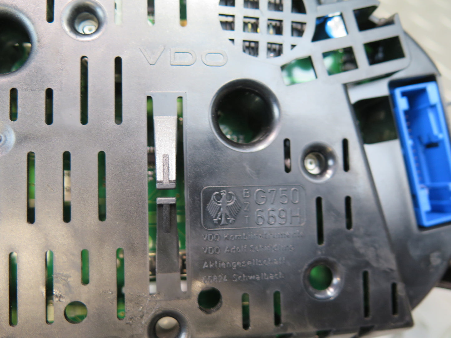 01-03 VW Eurovan T4 Instrument Cluster Gauge Speedometer 7D0920902T OEM