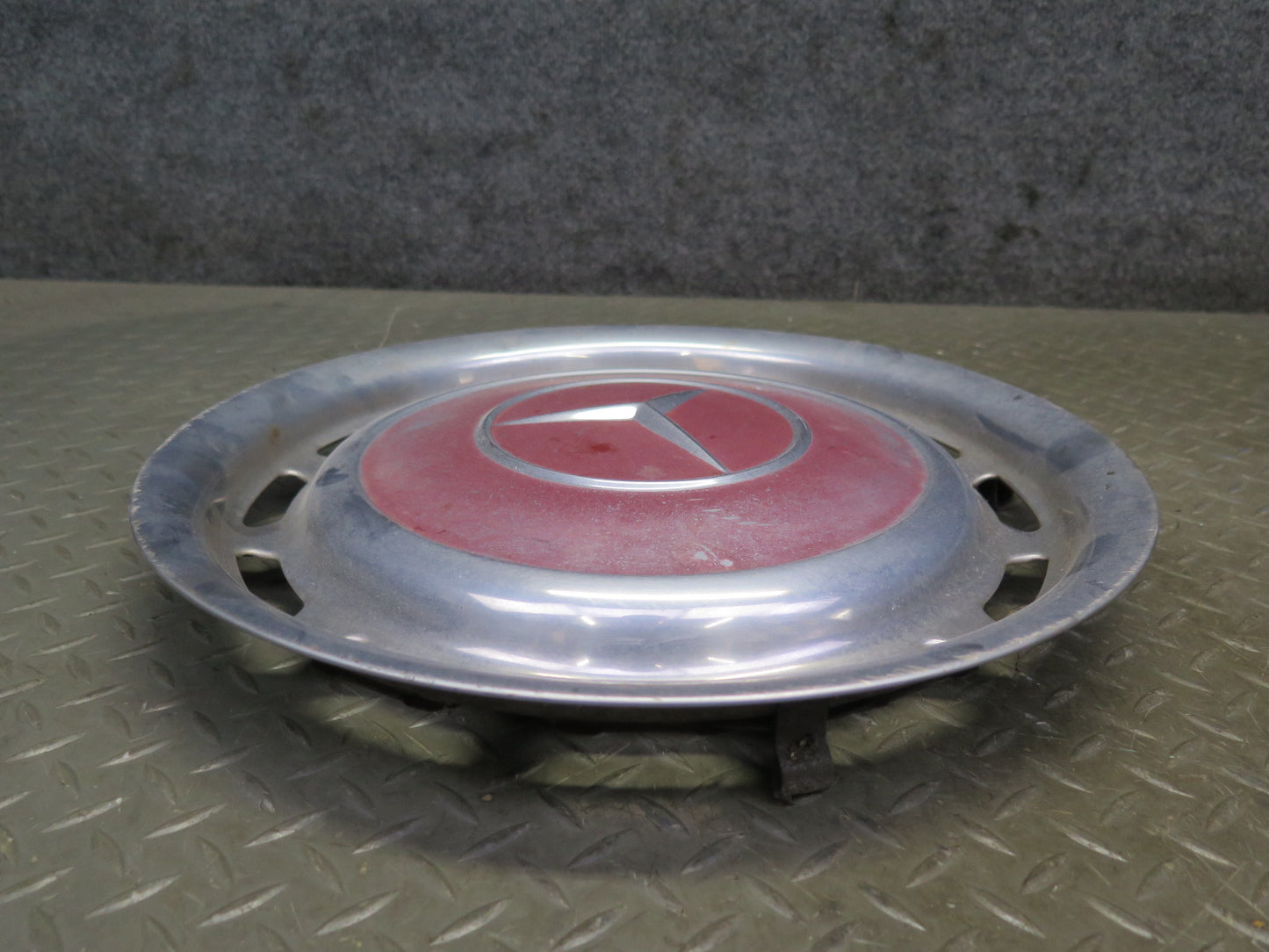 75-76 Mercedes W115 300SD Set of 4 R14 14" Hubcaps Hub Cap Wheel Cover OEM