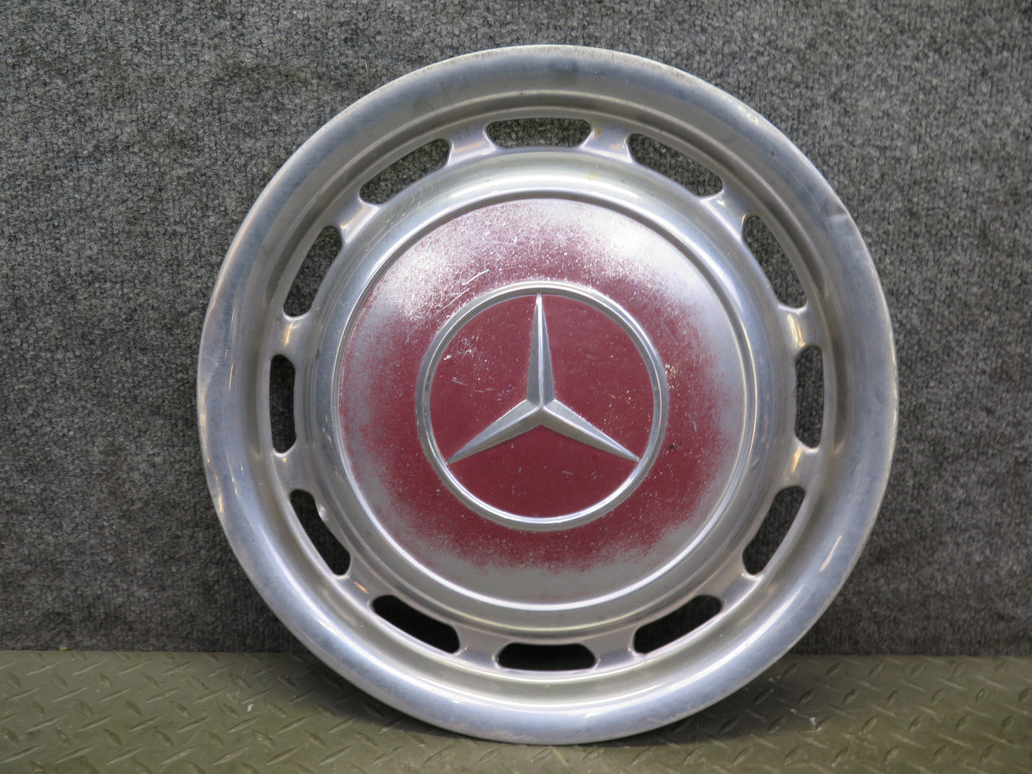 75-76 Mercedes W115 300SD Set of 4 R14 14" Hubcaps Hub Cap Wheel Cover OEM