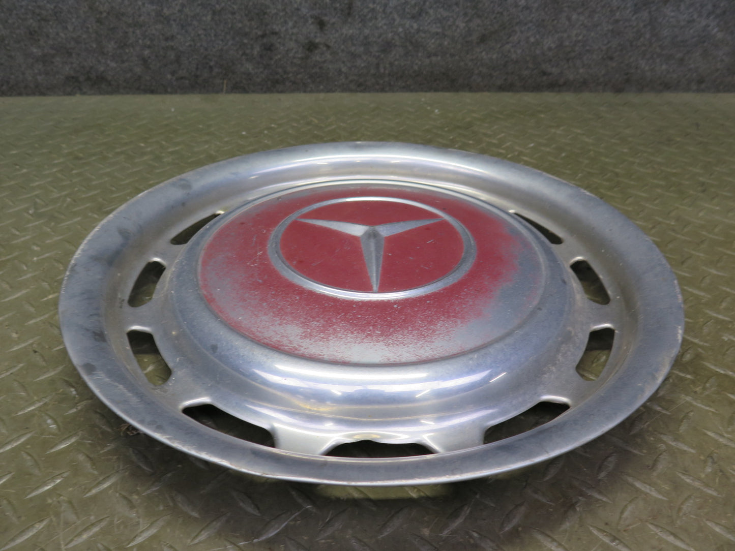 75-76 Mercedes W115 300SD Set of 4 R14 14" Hubcaps Hub Cap Wheel Cover OEM