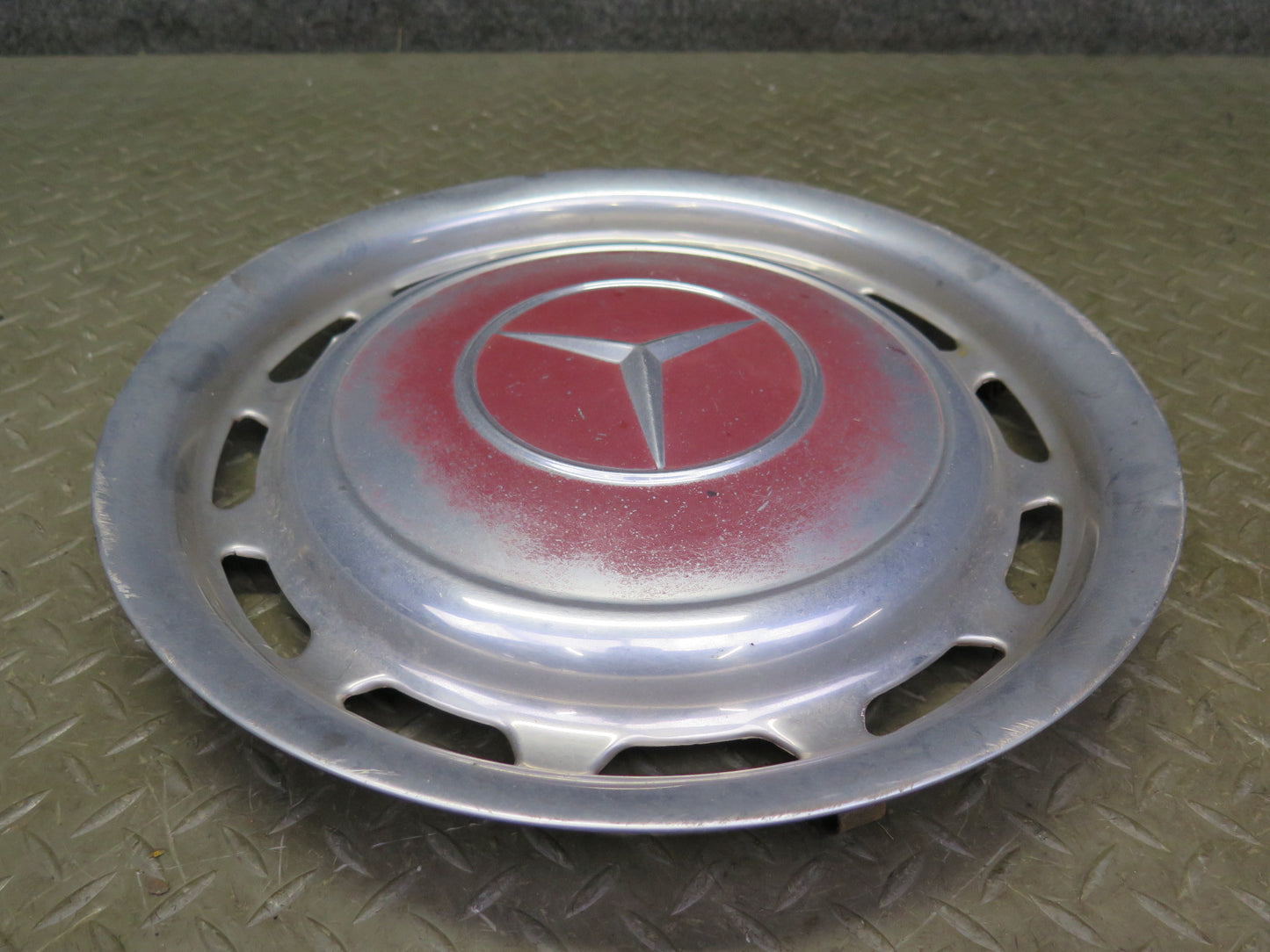 75-76 Mercedes W115 300SD Set of 4 R14 14" Hubcaps Hub Cap Wheel Cover OEM