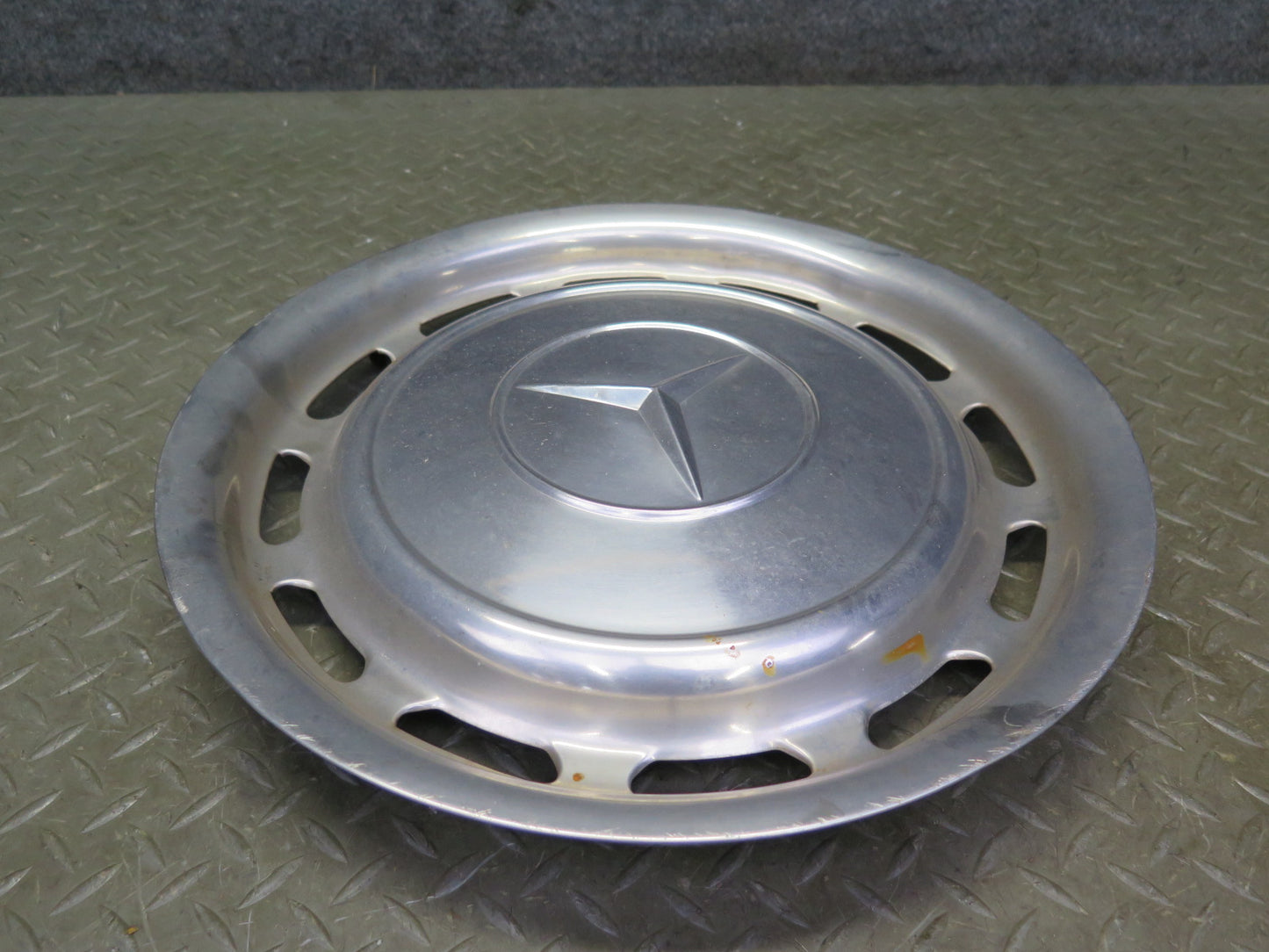 75-76 Mercedes W115 300SD Set of 4 R14 14" Hubcaps Hub Cap Wheel Cover OEM