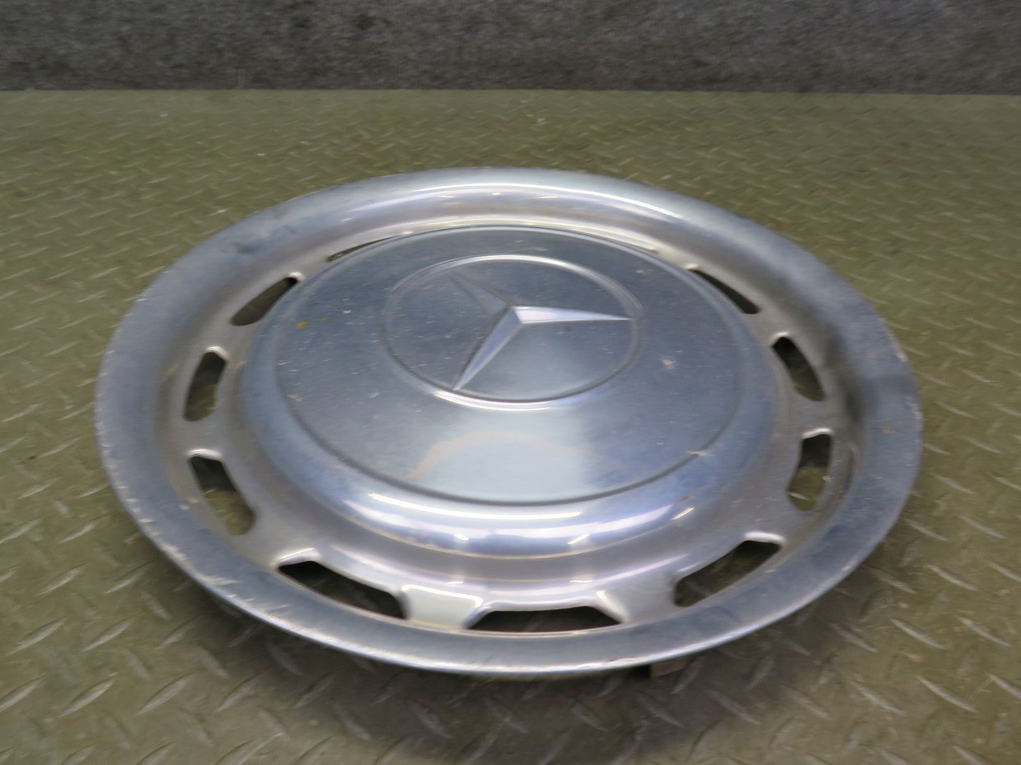 75-76 Mercedes W115 300SD Set of 4 R14 14" Hubcaps Hub Cap Wheel Cover OEM