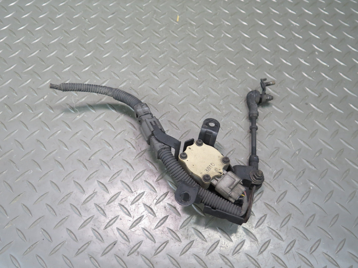 02-10 Lexus SC430 Z40 Front Right Suspension Headlight Height Level Sensor OEM