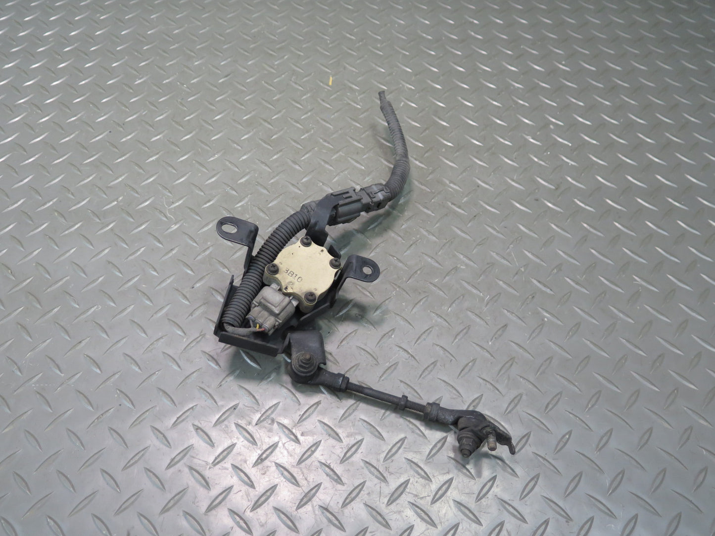 02-10 Lexus SC430 Z40 Front Right Suspension Headlight Height Level Sensor OEM