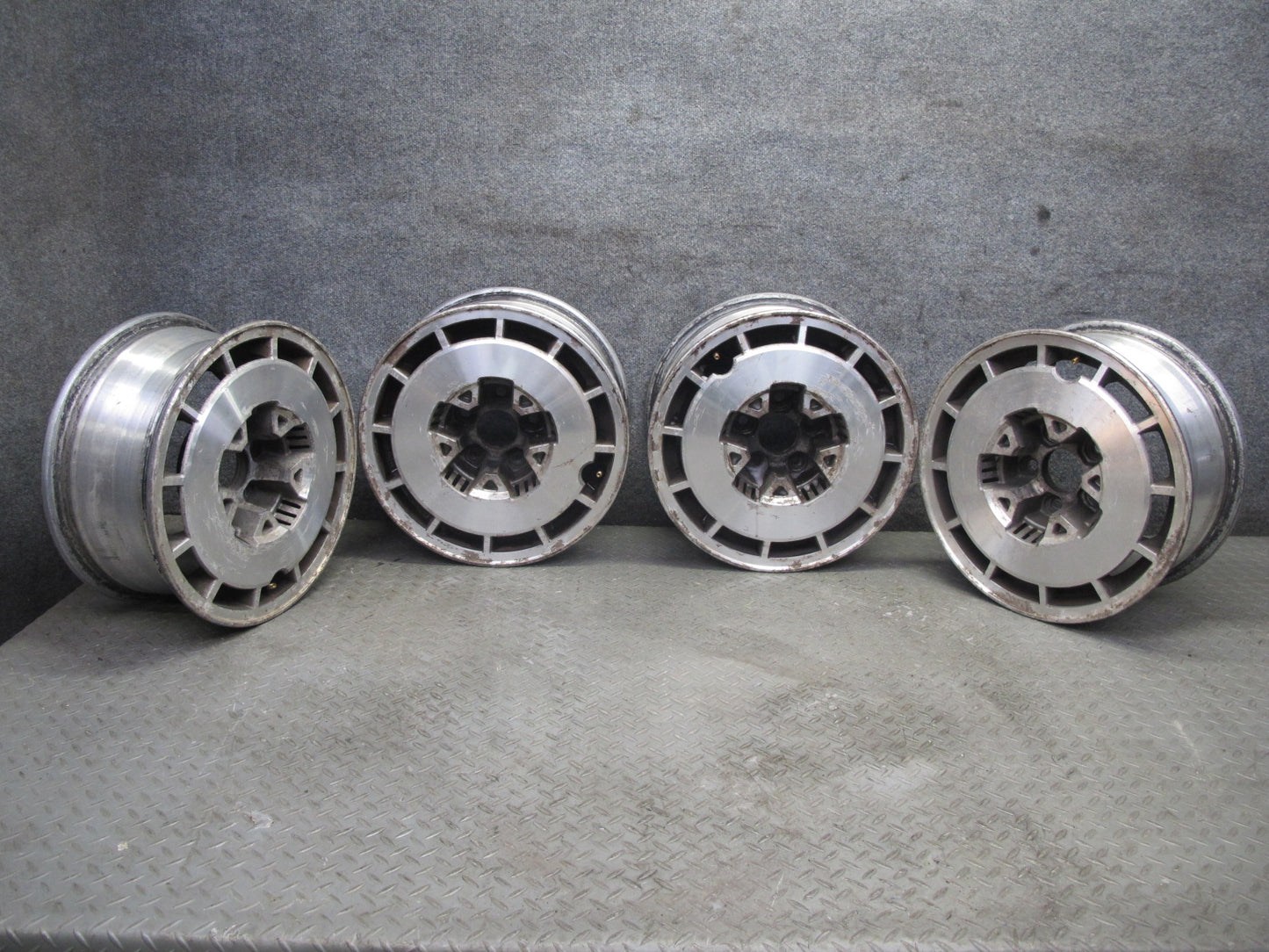 84-87 Nissan Z31 300ZX Set of 4 Factory R15 15" Wheel Rim 15x6.5JJ ET10 OEM