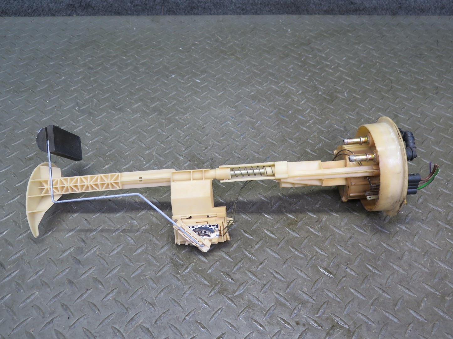 1999 Porsche 911 996 3.4L M96.01 Fuel Pump Level Sensor Sending Unit Set