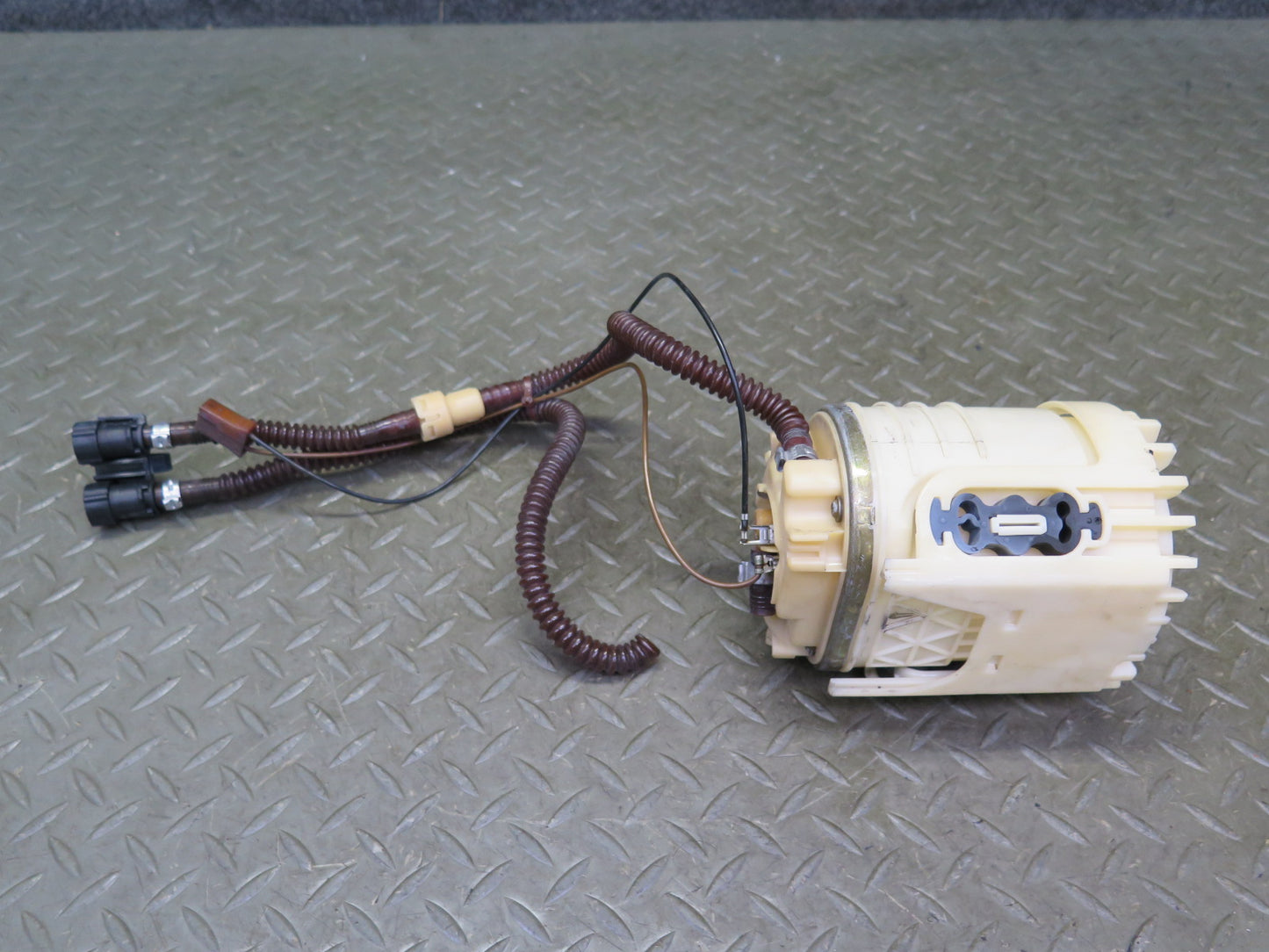 1999 Porsche 911 996 3.4L M96.01 Fuel Pump Level Sensor Sending Unit Set