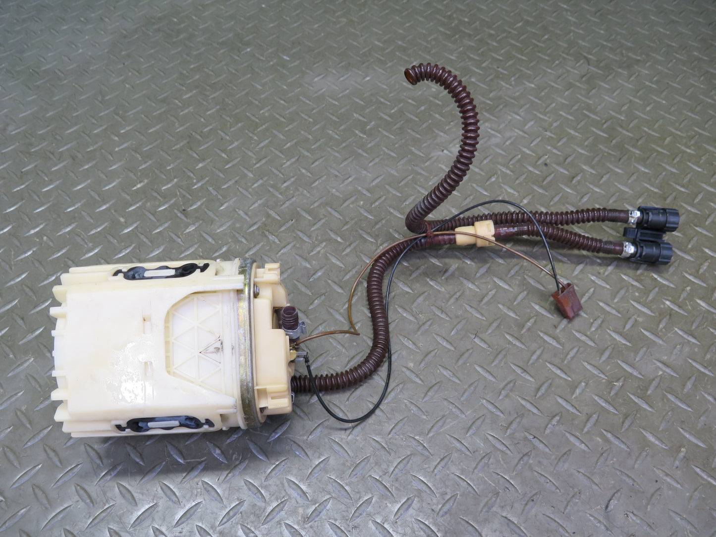 1999 Porsche 911 996 3.4L M96.01 Fuel Pump Level Sensor Sending Unit Set