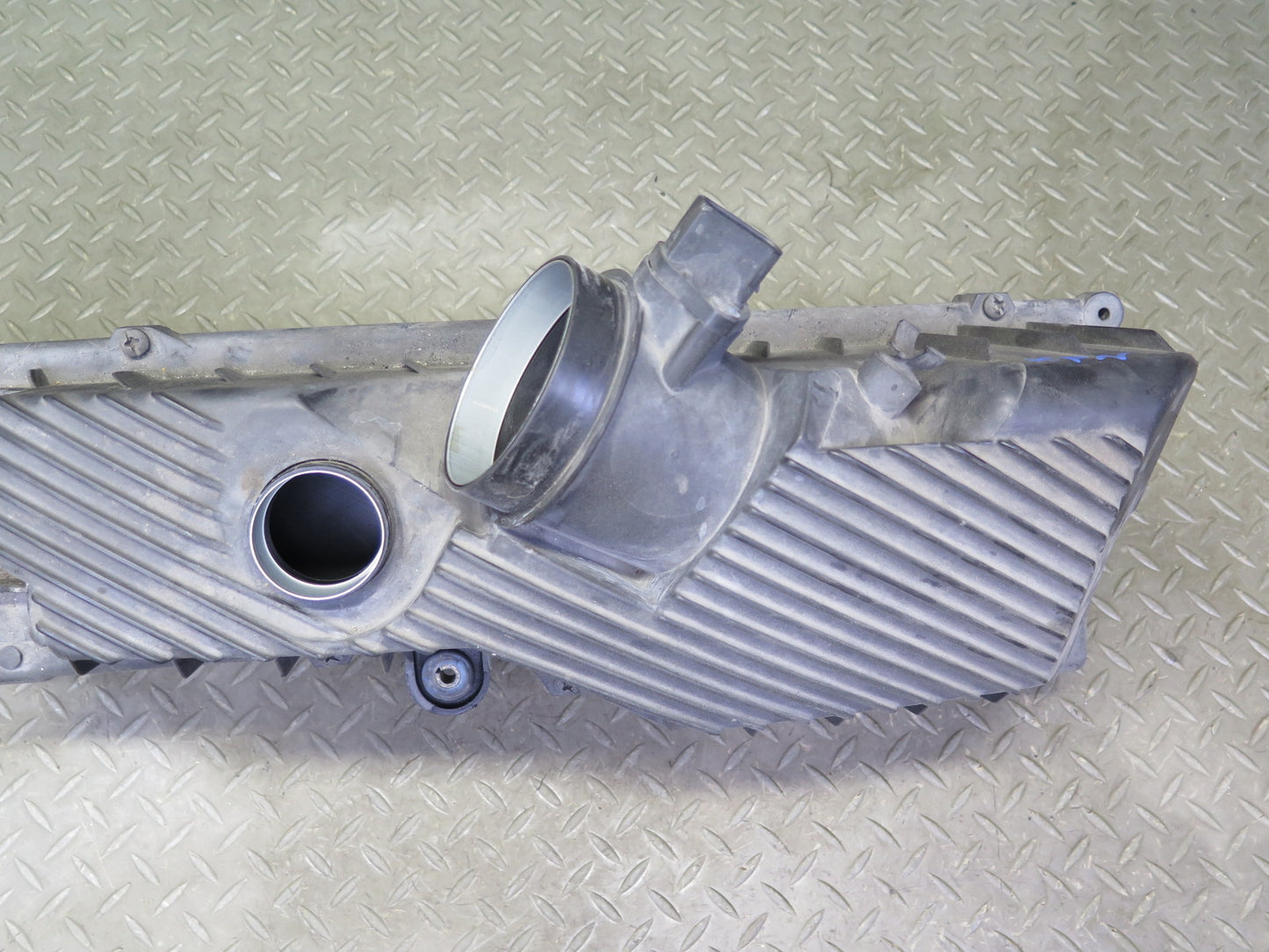 1999-2004 Porsche 911 996 3.4L Air Intake Cleaner Filter Box w MAF Sensor
