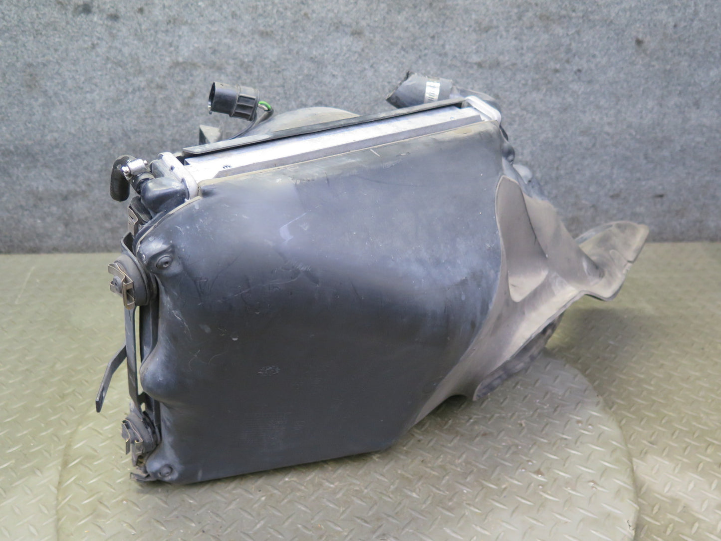 1999-2000 Porsche 911 996 Engine Right Cooling Radiator & A/C Condenser w Shroud