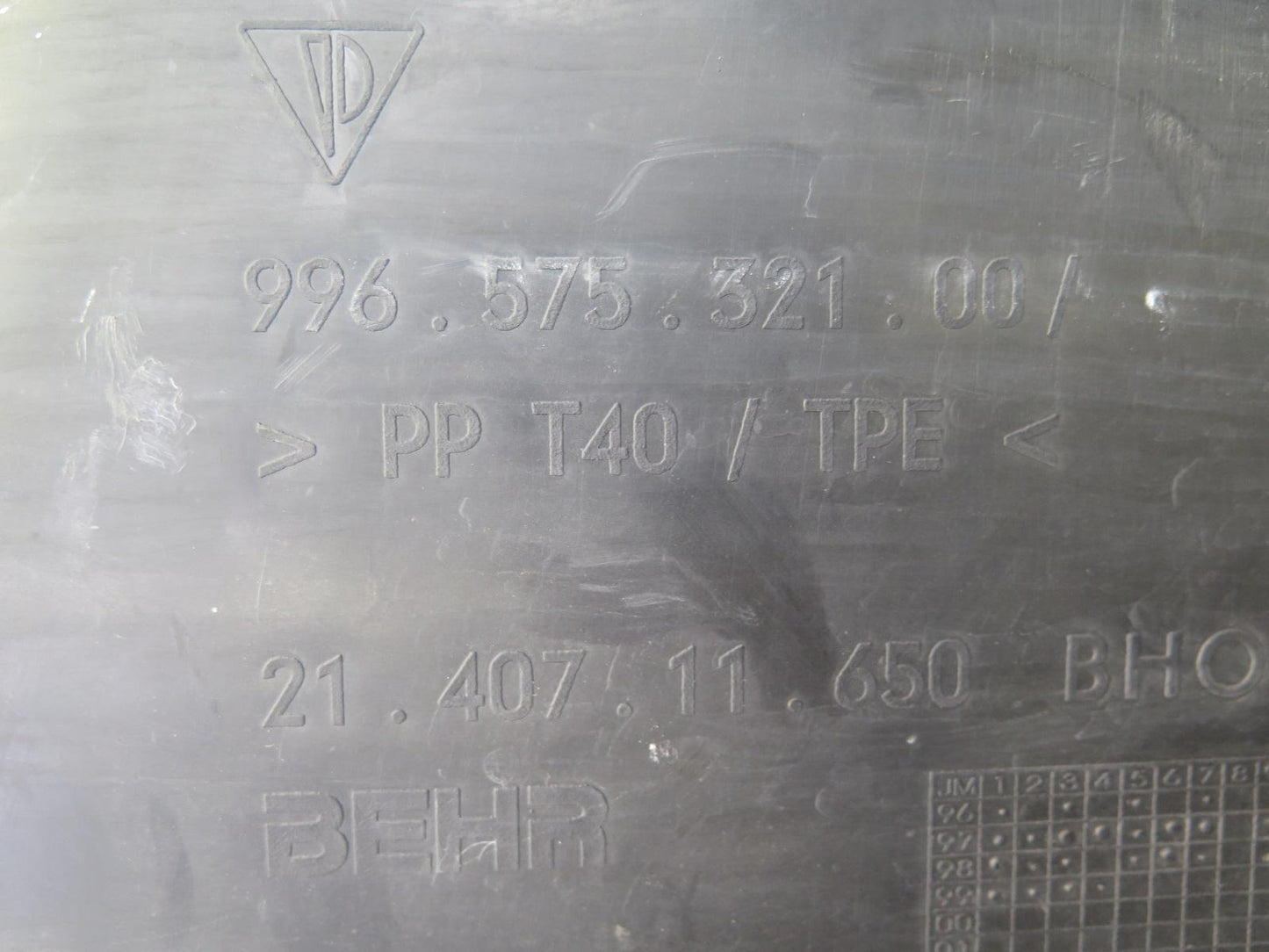 1999-2000 Porsche 911 996 Engine Left Cooling Radiator & A/C Condenser w Shroud