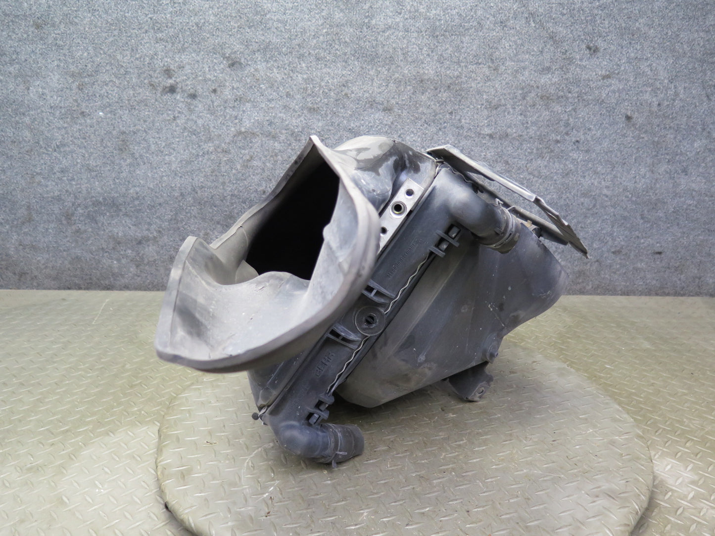 1999-2000 Porsche 911 996 Engine Left Cooling Radiator & A/C Condenser w Shroud