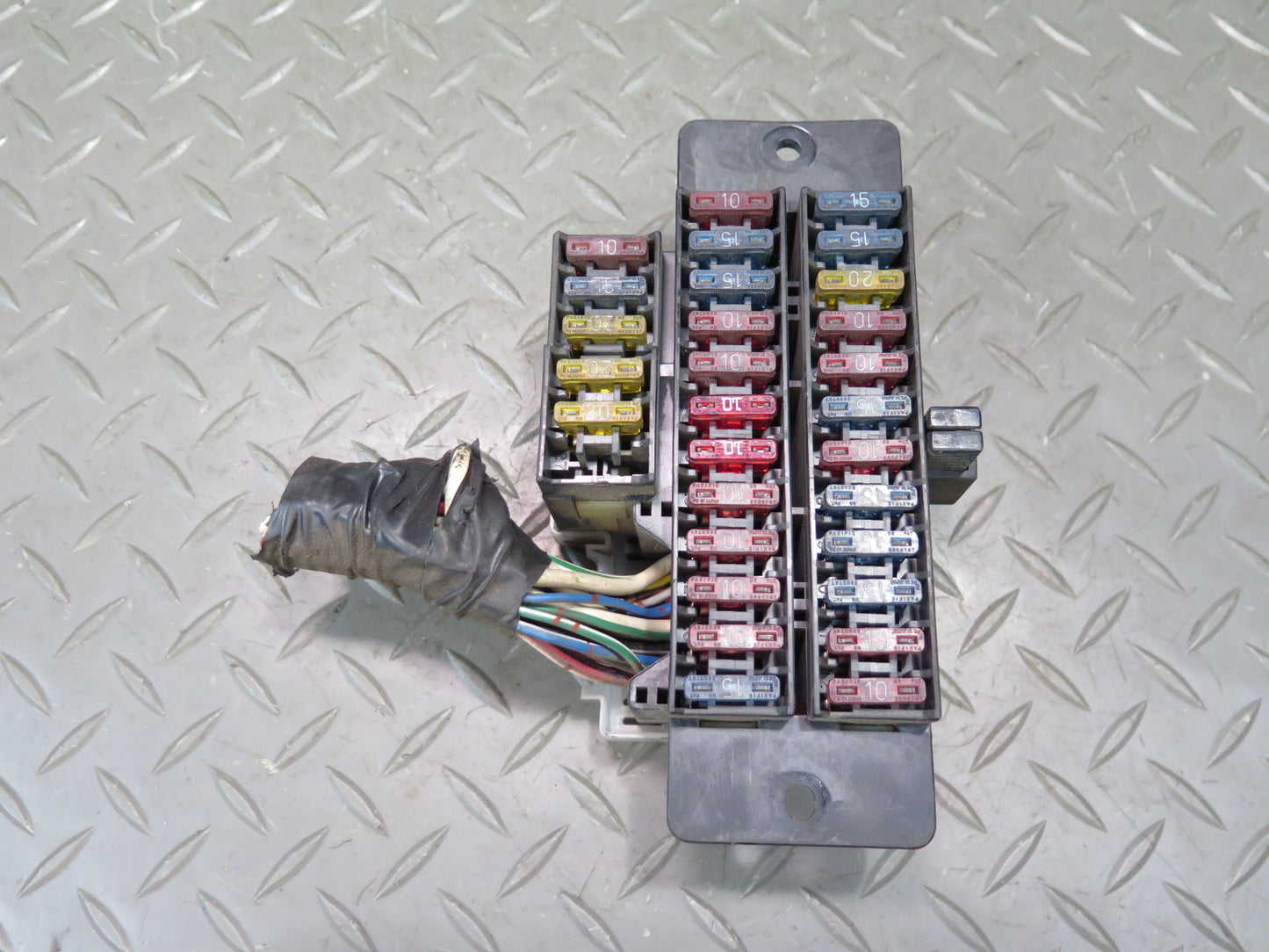 84-86 Nissan Z31 300ZX Junction Fuse Relay Box Module OEM