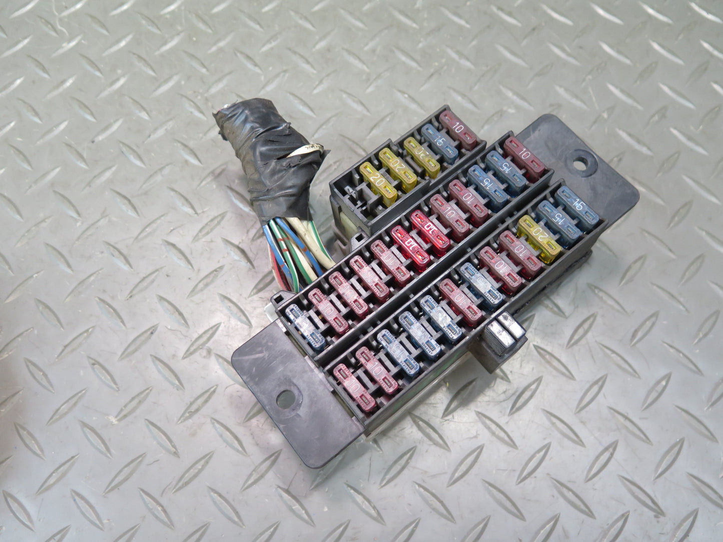 84-86 Nissan Z31 300ZX Junction Fuse Relay Box Module OEM