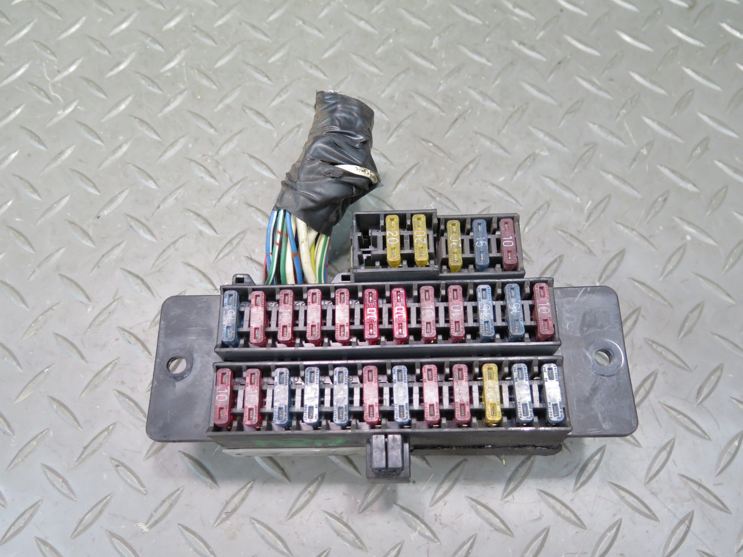 84-86 Nissan Z31 300ZX Junction Fuse Relay Box Module OEM