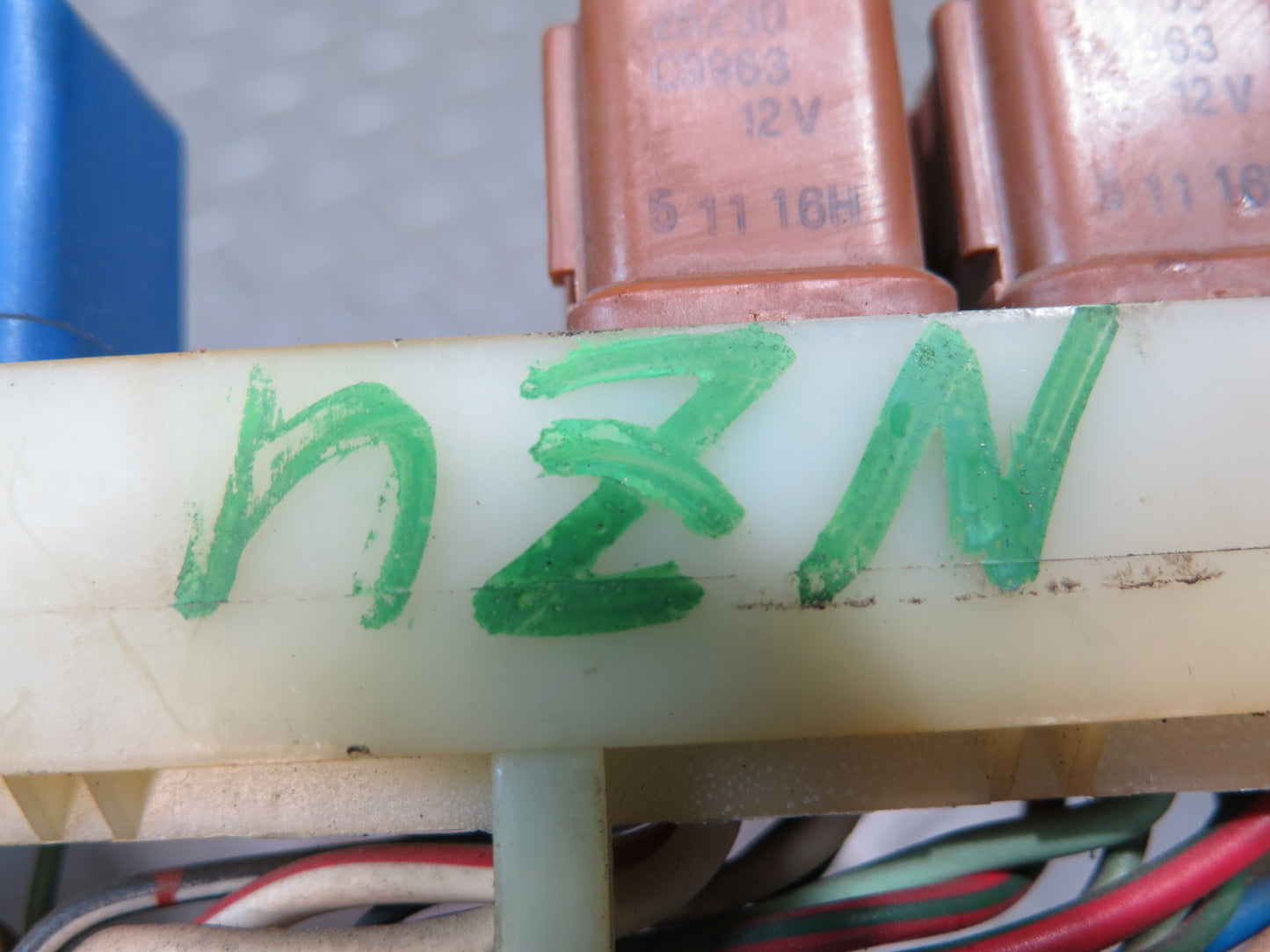 84-89 Nissan Z31 300ZX Interior Fuse Relay Box Module OEM