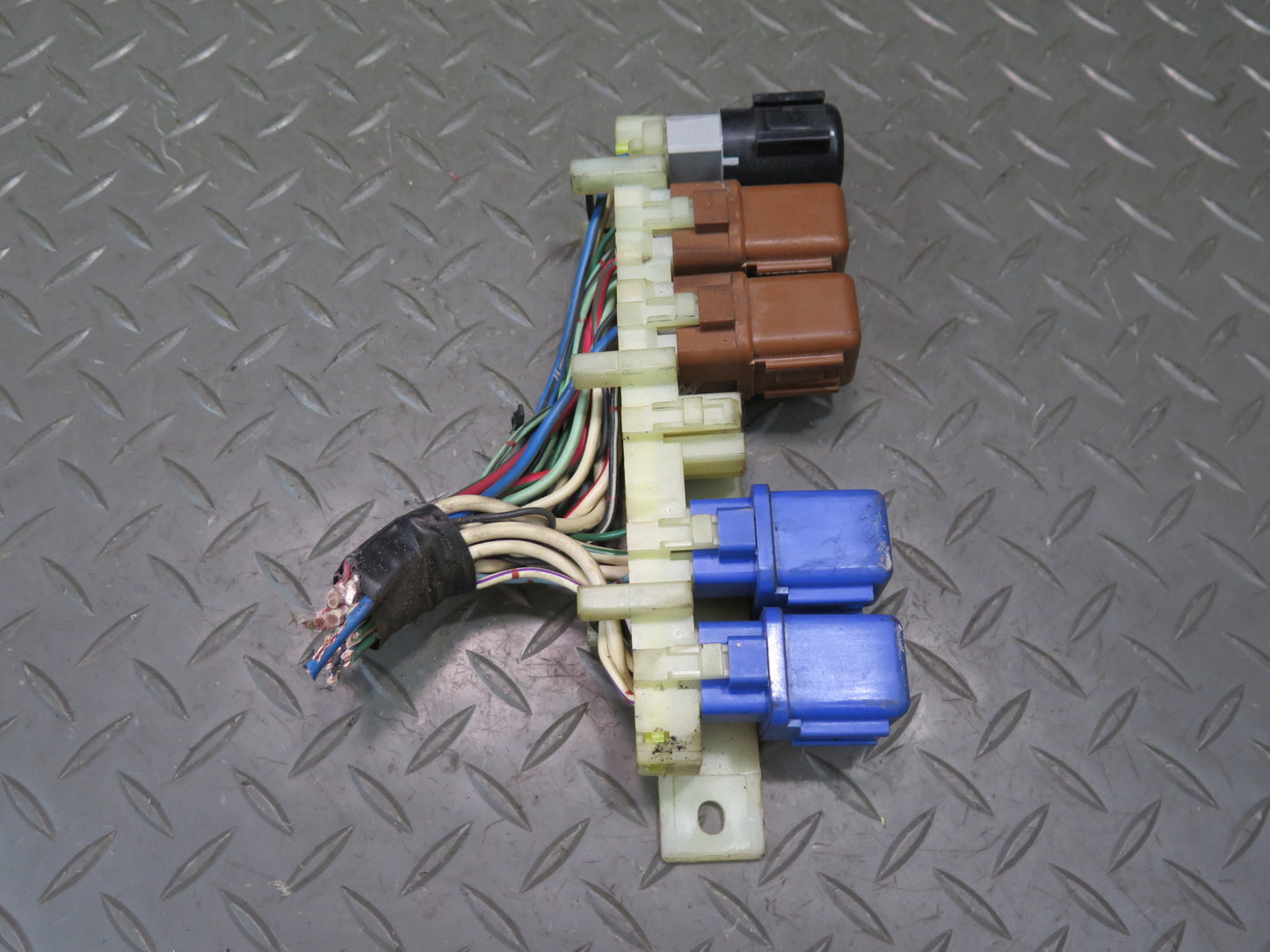 84-89 Nissan Z31 300ZX Interior Fuse Relay Box Module OEM