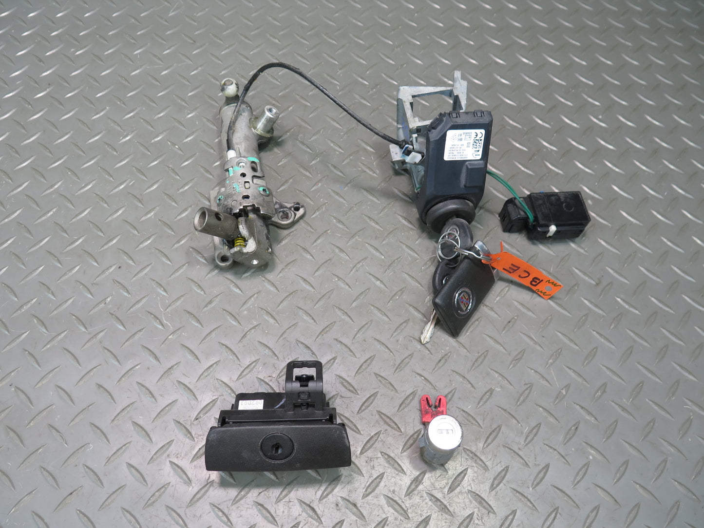 2014 Cadillac Escalade Ignition Switch Lock KEY Set