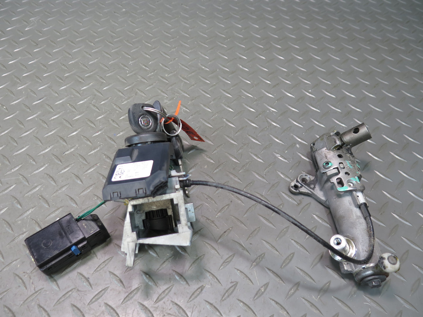 2014 Cadillac Escalade Ignition Switch Lock KEY Set