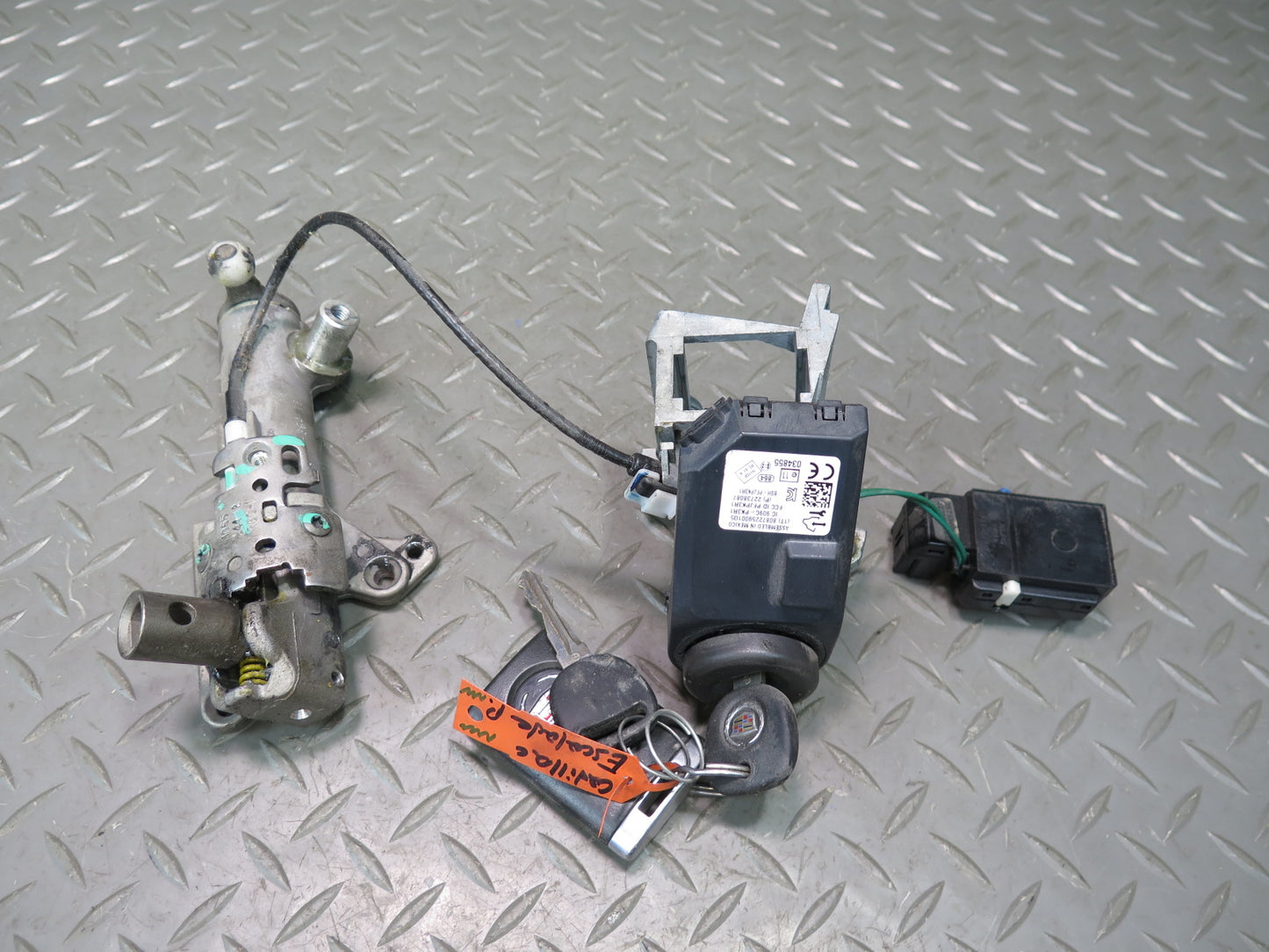 2014 Cadillac Escalade Ignition Switch Lock KEY Set