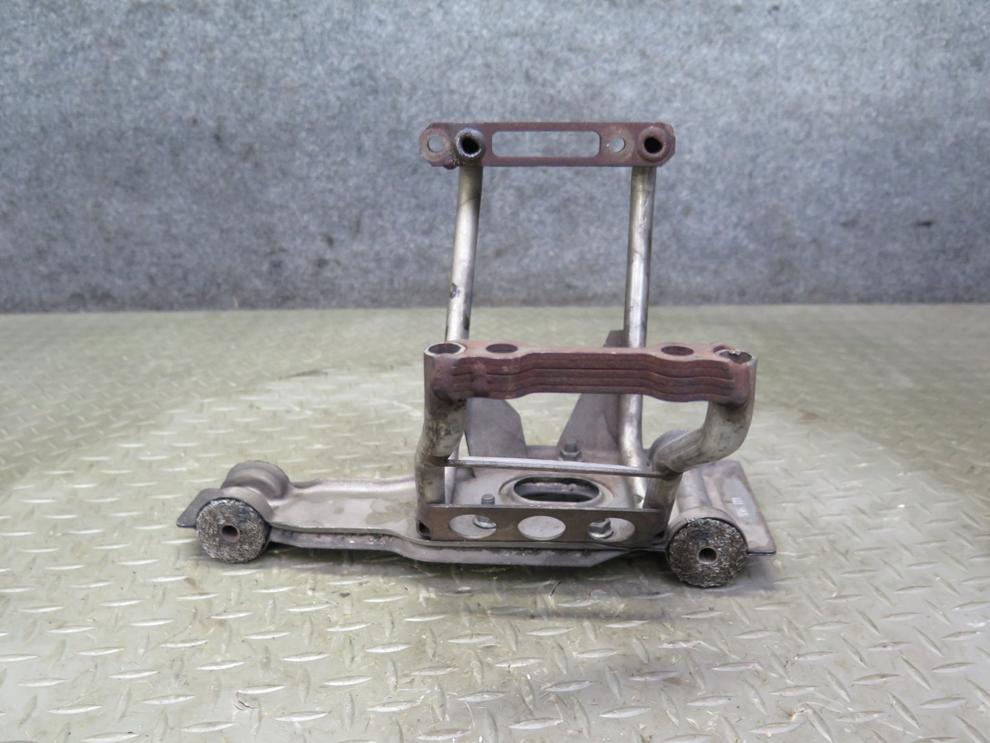 1999-2001 Porsche 911 996 3.4L Rear Exhaust Muffler Bracket Support 99611123801