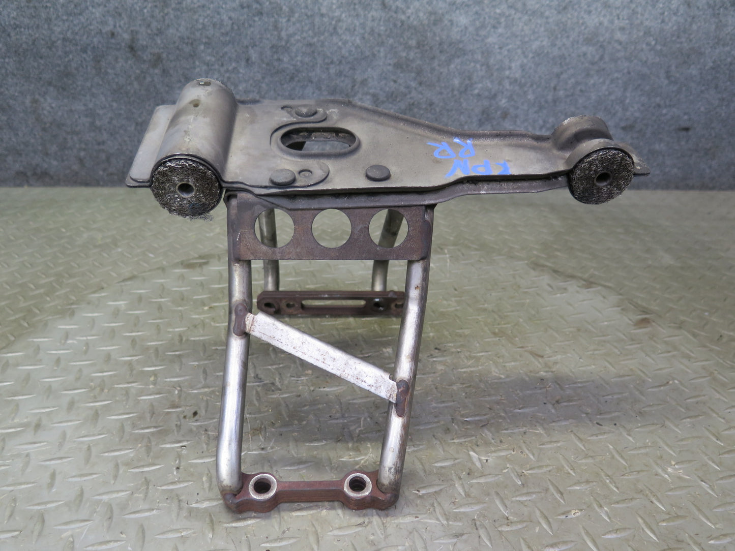 1999-2001 Porsche 911 996 3.4L Rear Exhaust Muffler Bracket Support 99611123801