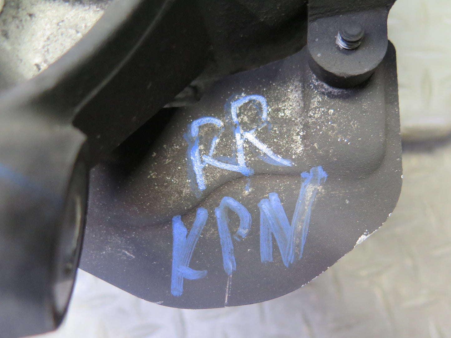 1999-2004 Porsche 911 996 RWD Rear Right Spindle Knuckle Wheel Hub