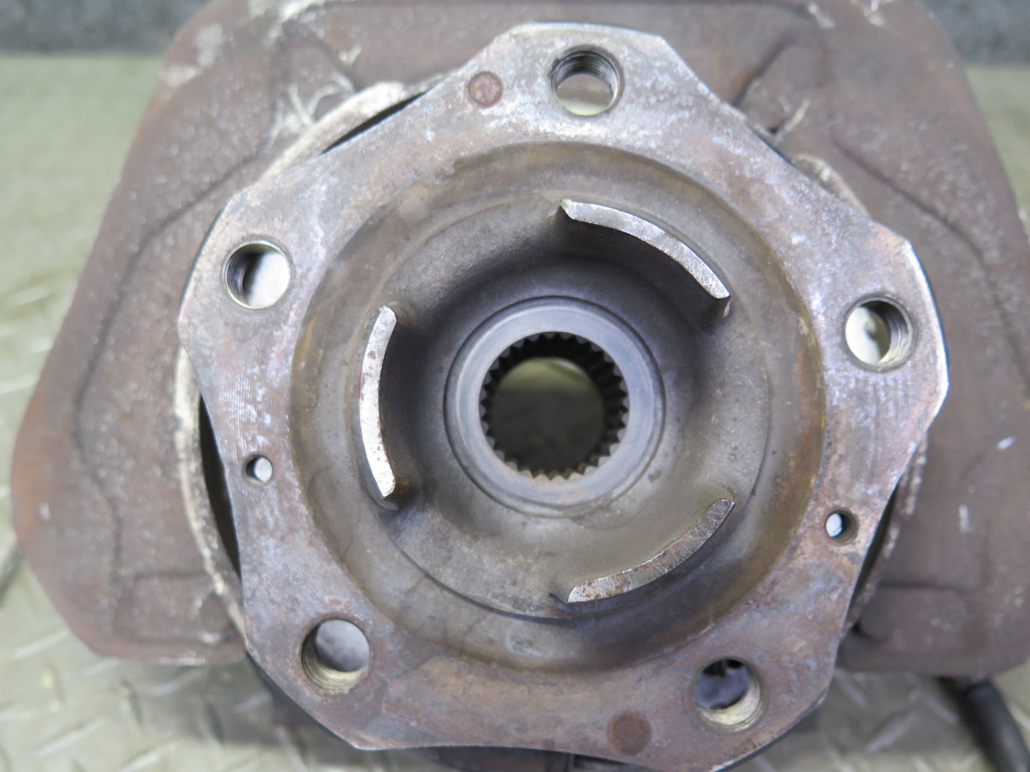 1999-2004 Porsche 911 996 RWD Rear Right Spindle Knuckle Wheel Hub