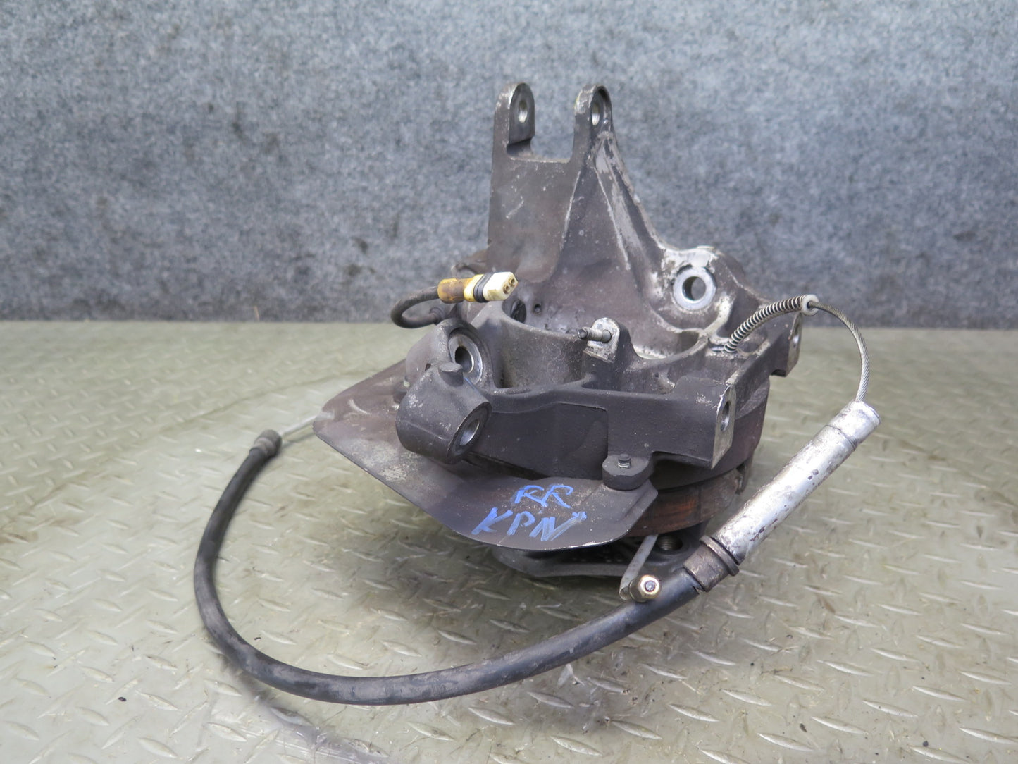 1999-2004 Porsche 911 996 RWD Rear Right Spindle Knuckle Wheel Hub