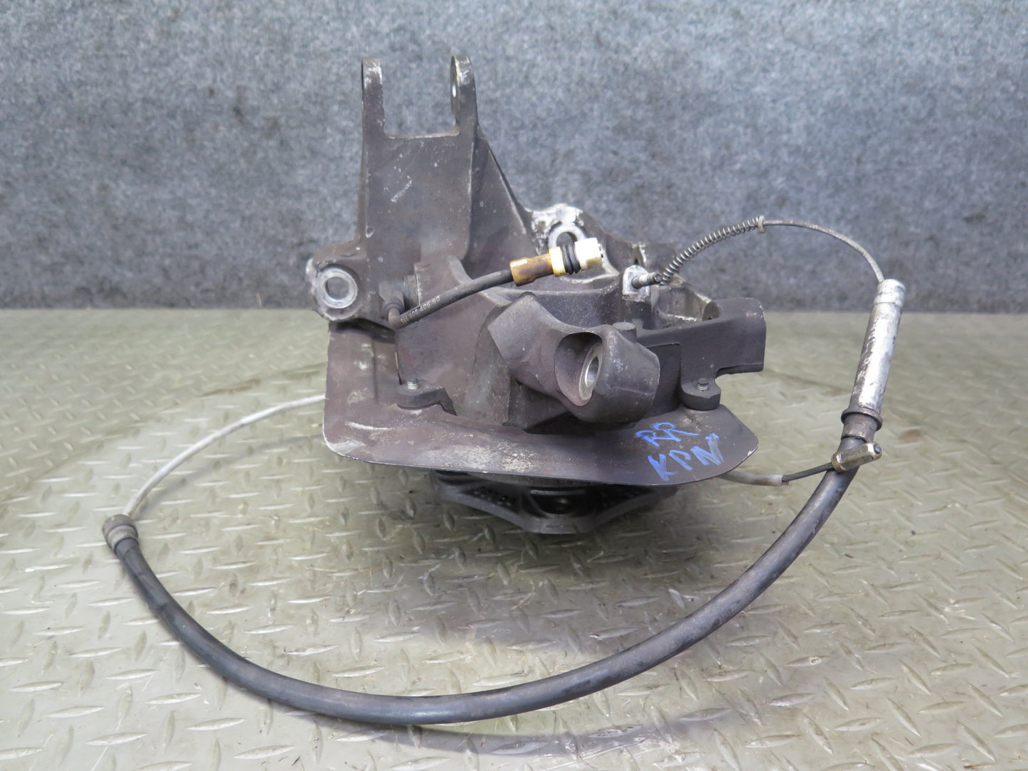 1999-2004 Porsche 911 996 RWD Rear Right Spindle Knuckle Wheel Hub