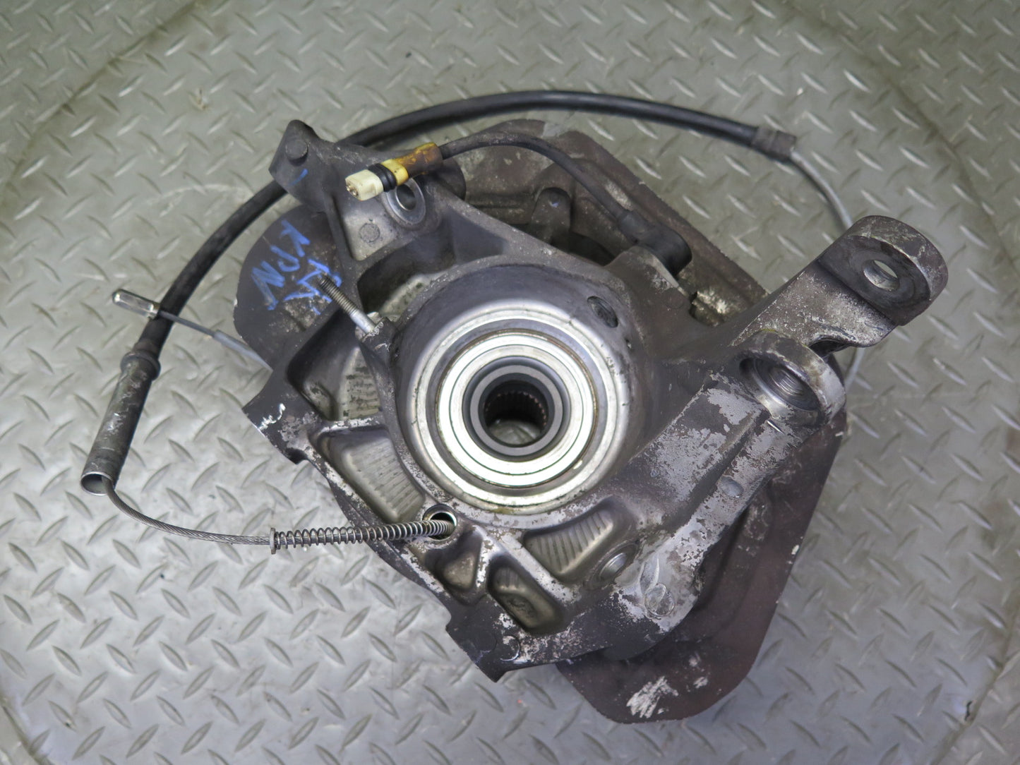 1999-2004 Porsche 911 996 RWD Rear Right Spindle Knuckle Wheel Hub