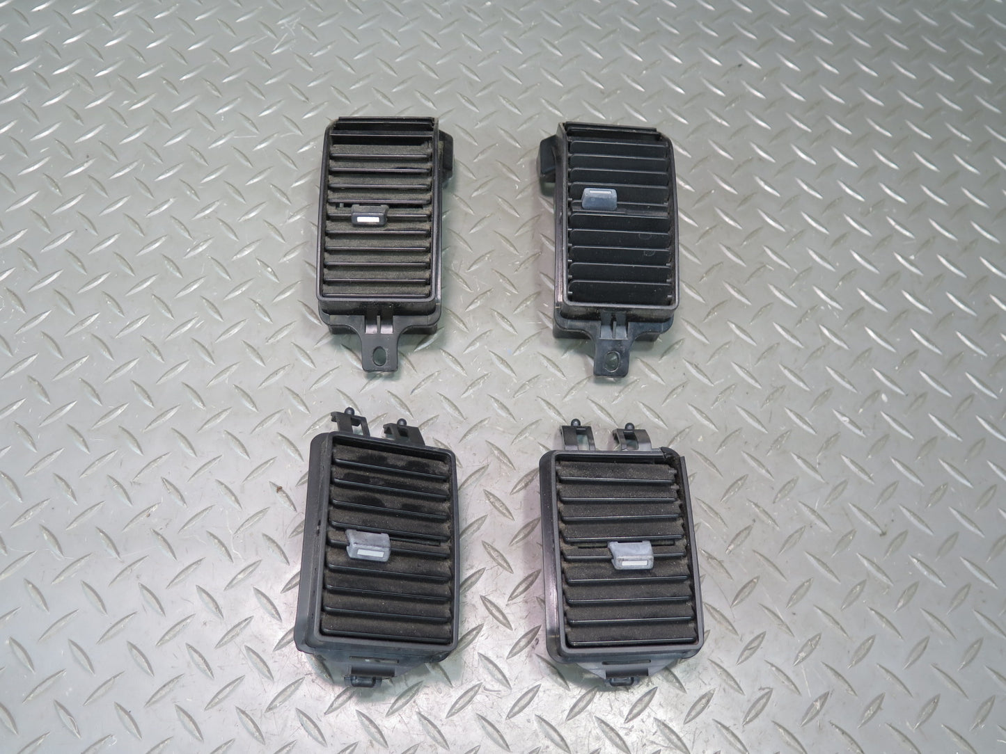 84-86 Nissan Z31 300ZX Set of 4 Dash Front Left Center Right A/C Air Vent OEM