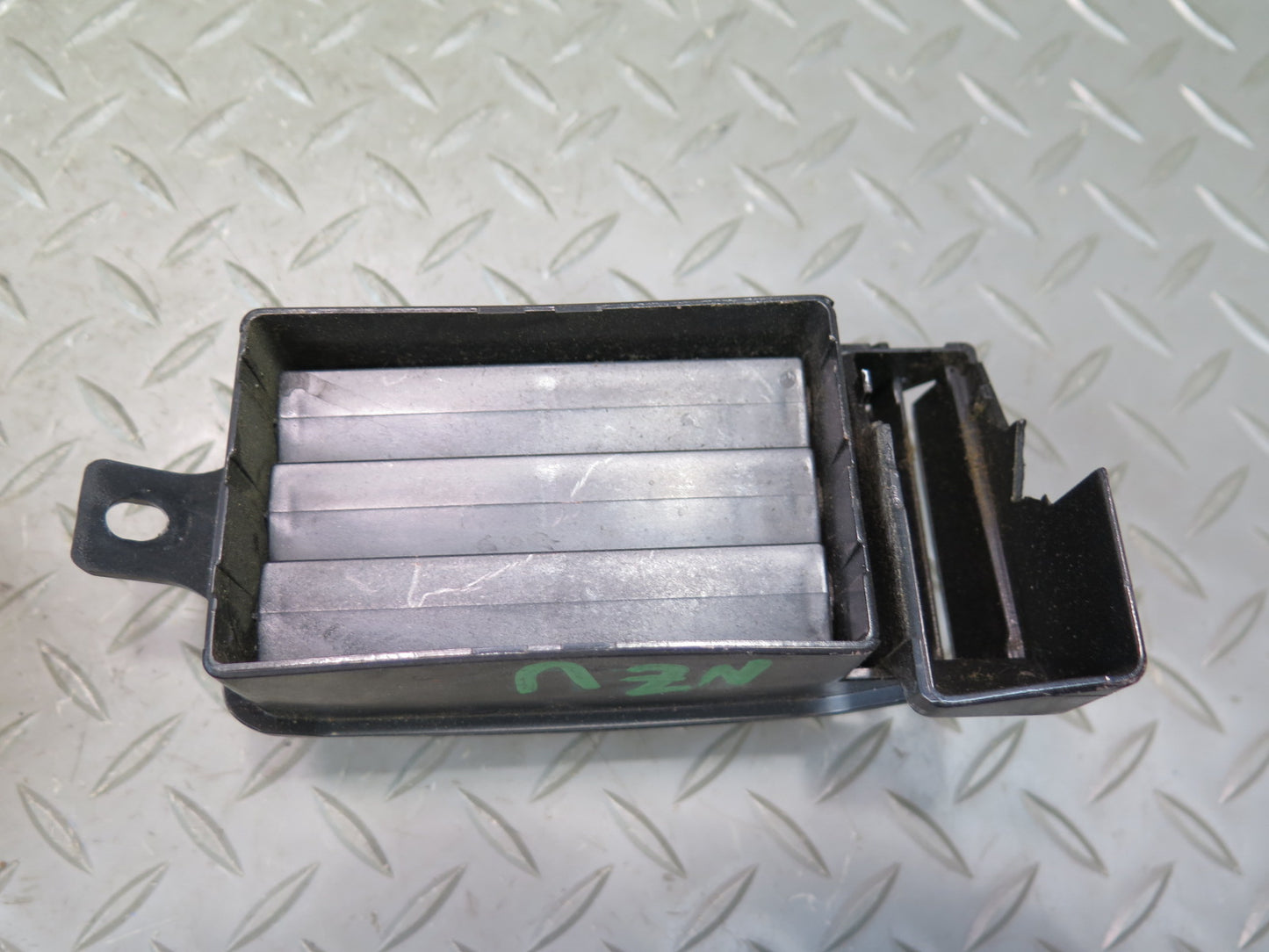 84-86 Nissan Z31 300ZX Set of 4 Dash Front Left Center Right A/C Air Vent OEM