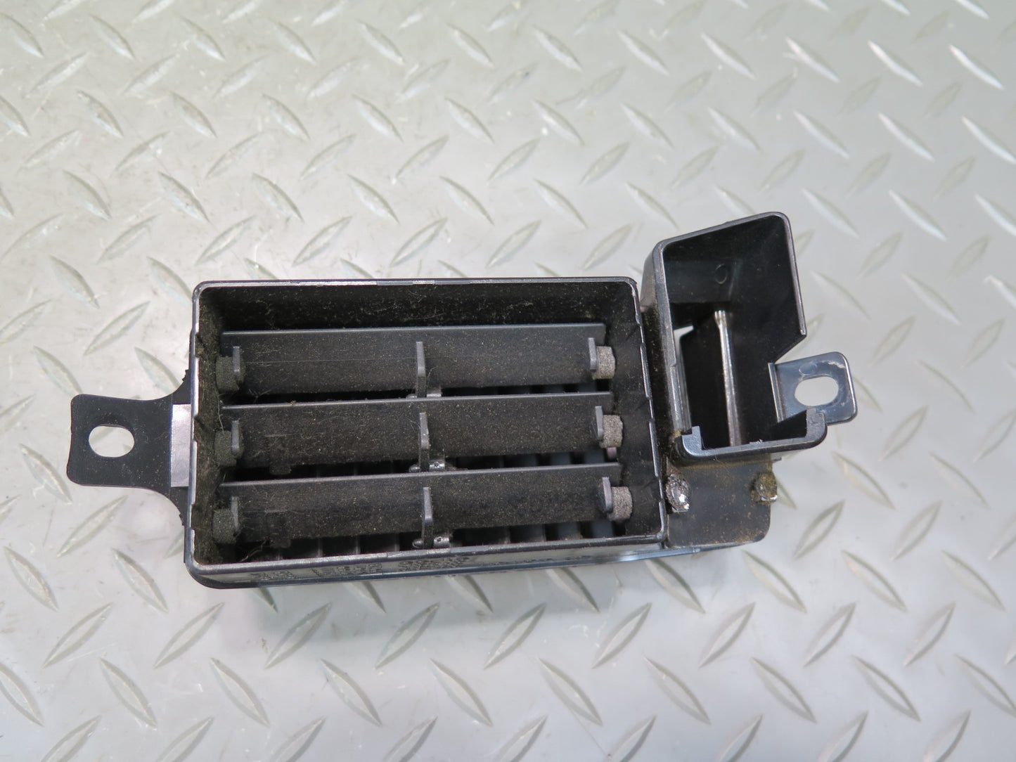 84-86 Nissan Z31 300ZX Set of 4 Dash Front Left Center Right A/C Air Vent OEM