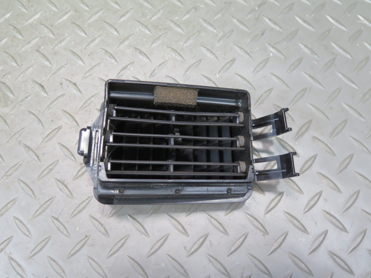 84-86 Nissan Z31 300ZX Set of 4 Dash Front Left Center Right A/C Air Vent OEM