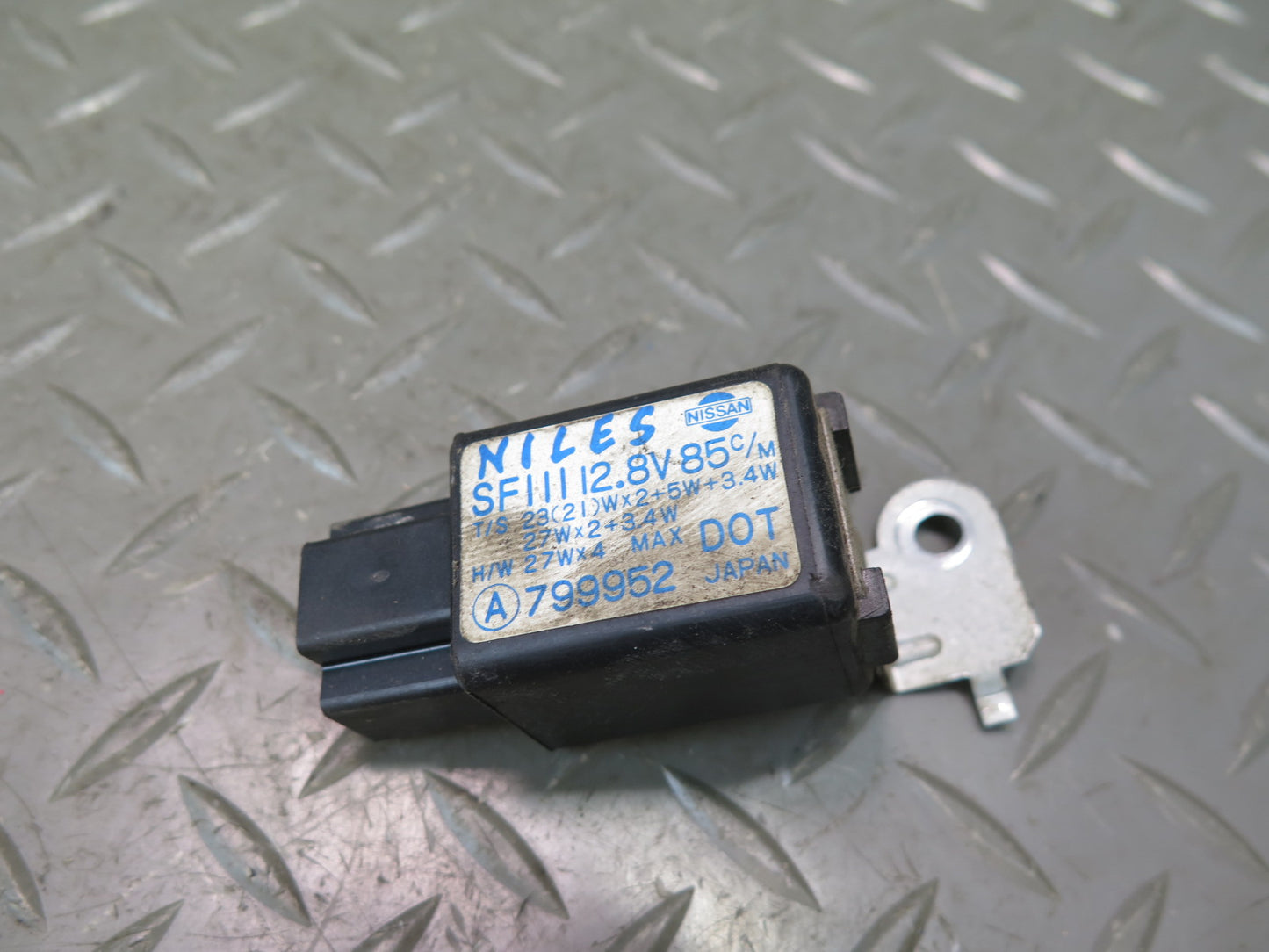 84-89 Nissan 300ZX Z31 Turn Signal Flasher Relay OEM