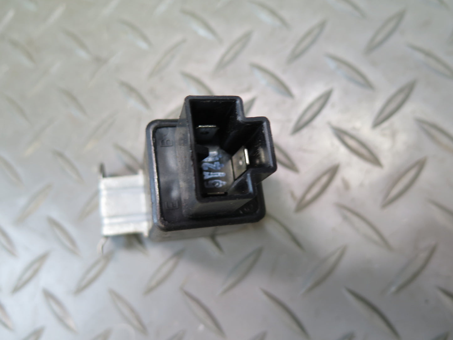 84-89 Nissan 300ZX Z31 Turn Signal Flasher Relay OEM