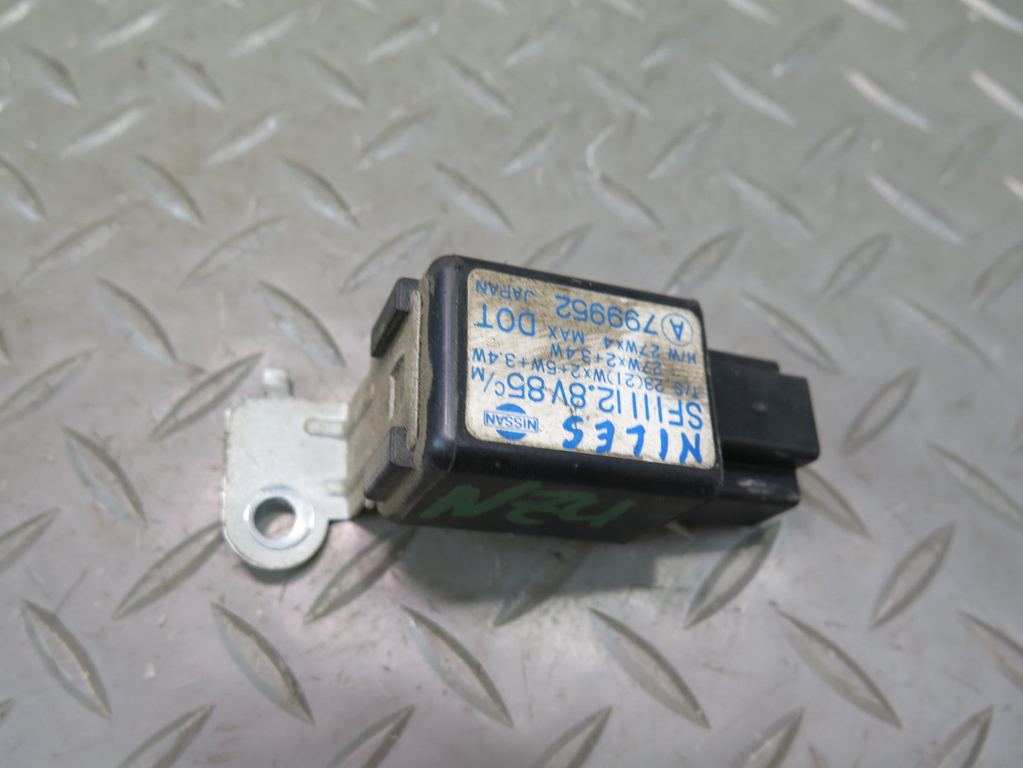84-89 Nissan 300ZX Z31 Turn Signal Flasher Relay OEM