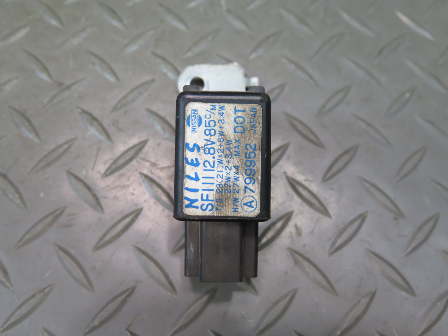 84-89 Nissan 300ZX Z31 Turn Signal Flasher Relay OEM