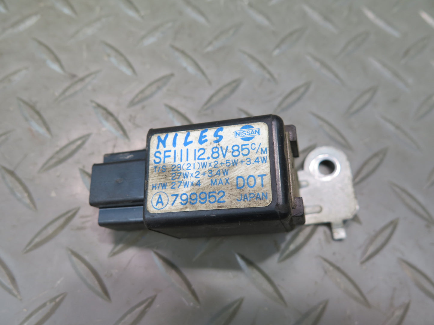84-89 Nissan 300ZX Z31 Turn Signal Flasher Relay OEM