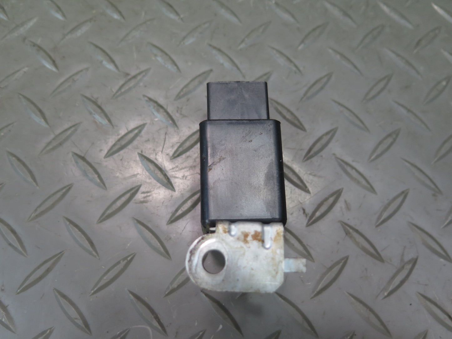 84-89 Nissan 300ZX Z31 Turn Signal Flasher Relay OEM