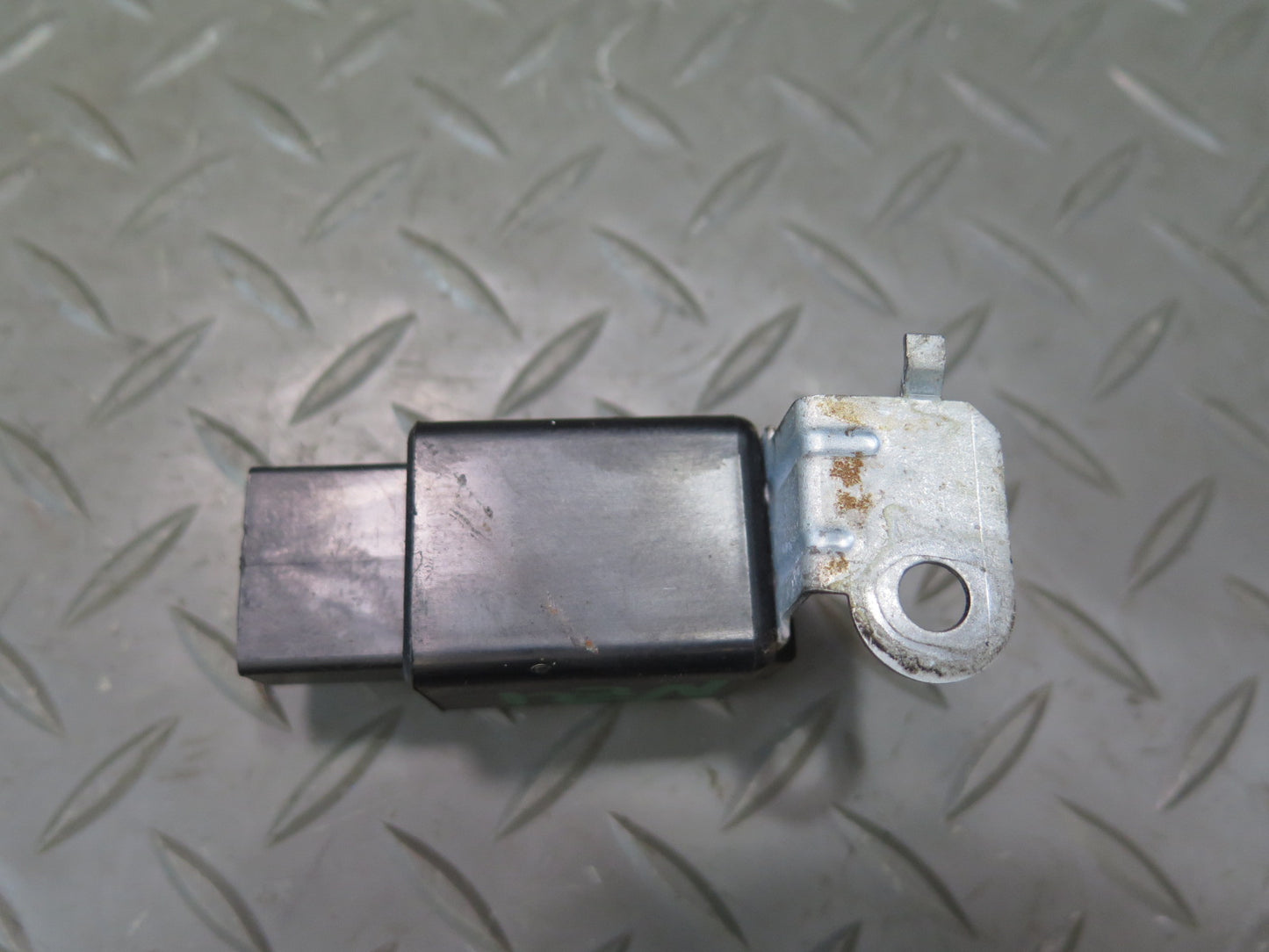 84-89 Nissan 300ZX Z31 Turn Signal Flasher Relay OEM