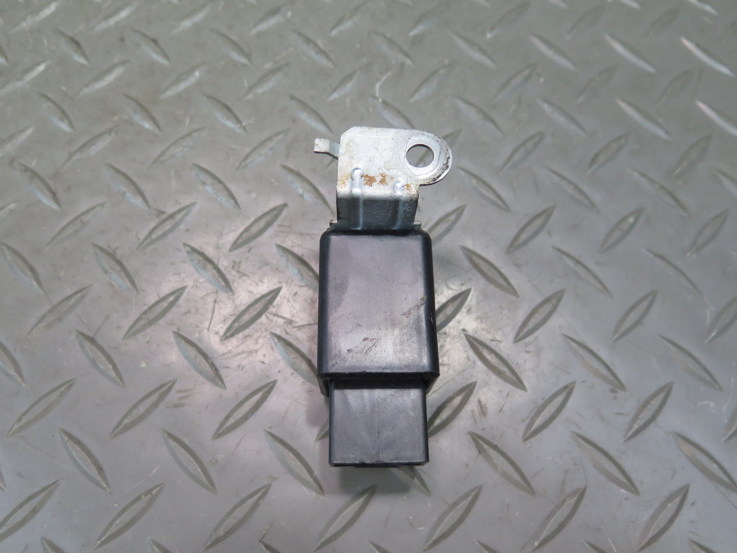 84-89 Nissan 300ZX Z31 Turn Signal Flasher Relay OEM