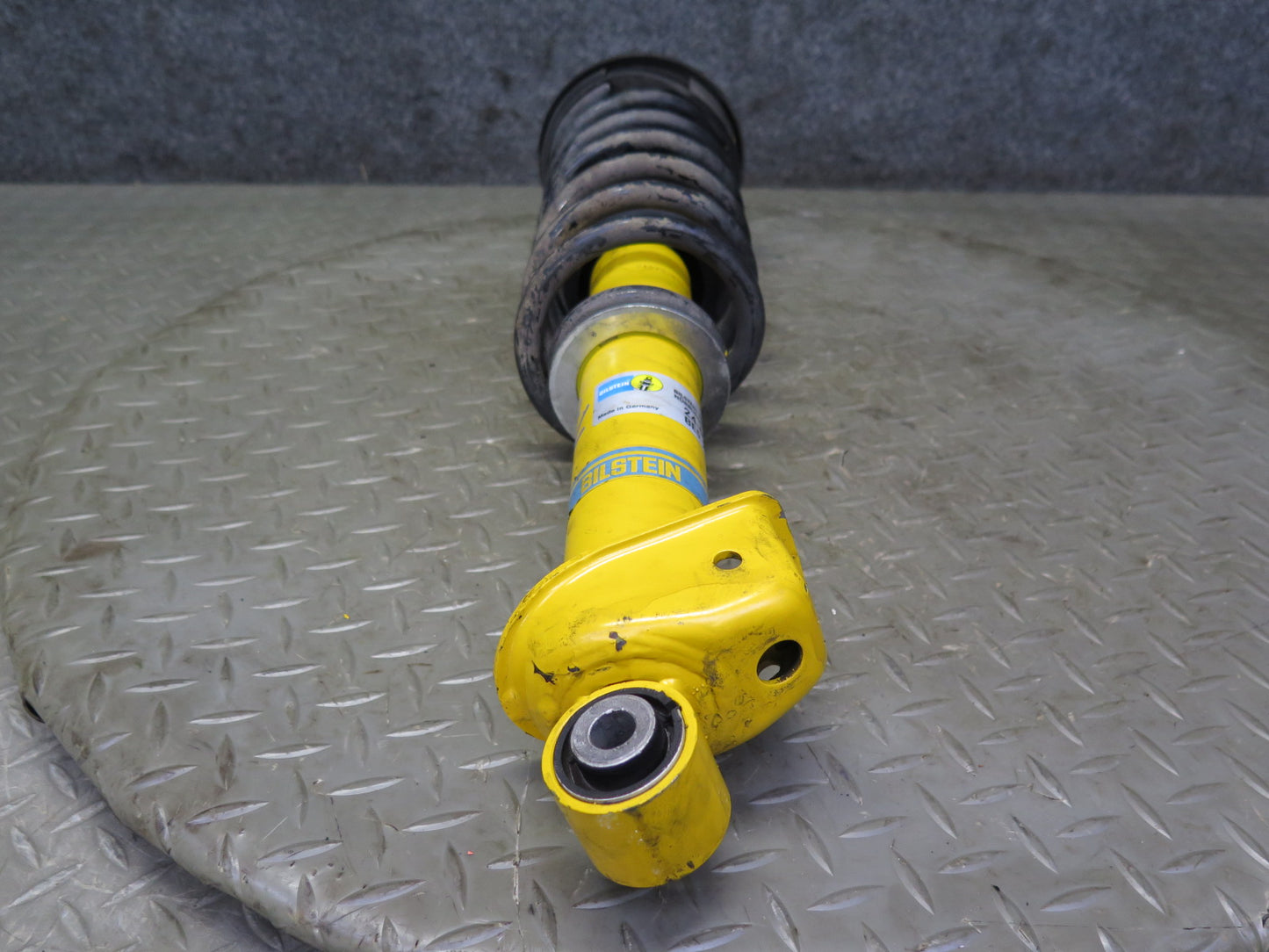 1999-2001 Porsche 911 996 Conv RWD Rear Bilstein Strut Shock Absorber Set of 2